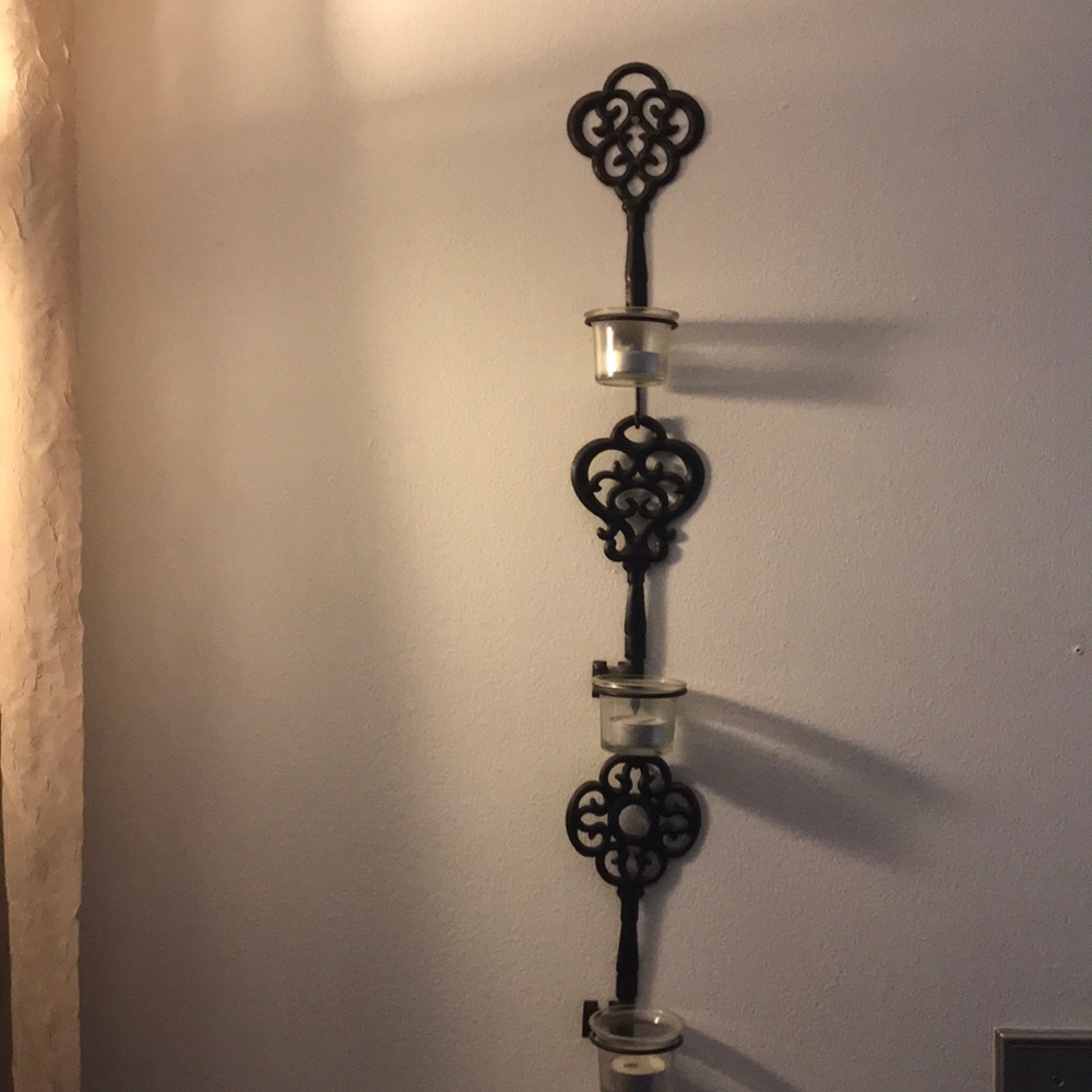 Wall keys